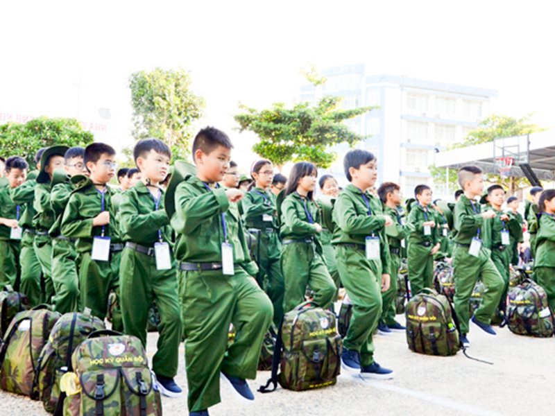 học kì quân đội mùa hè