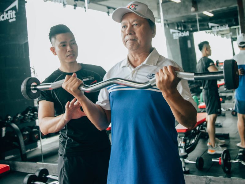 Bao nhiêu tuổi thì tập gym được?