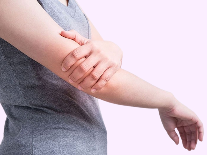 Những ai cần tránh tập tư thế con công trong Yoga