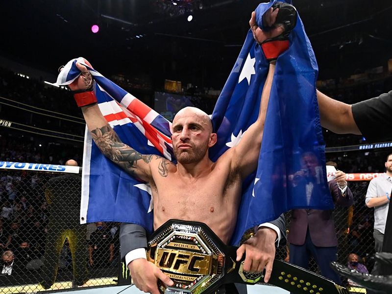 Alexander Volkanovski vẫn giữ đai sau 5 trận bảo vệ thành công