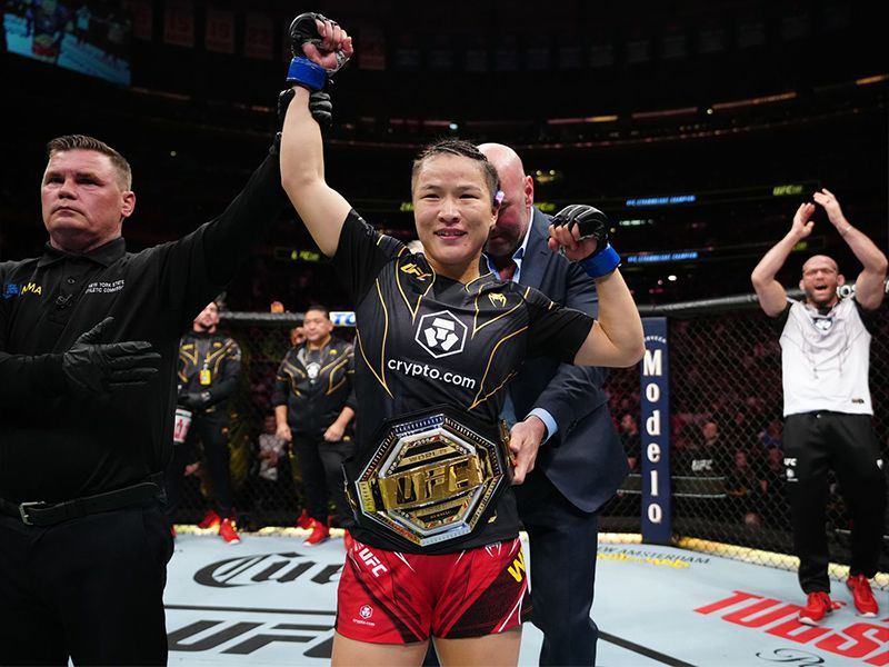 Nhà vô địch hạng rơm nữ: Zhang Weili