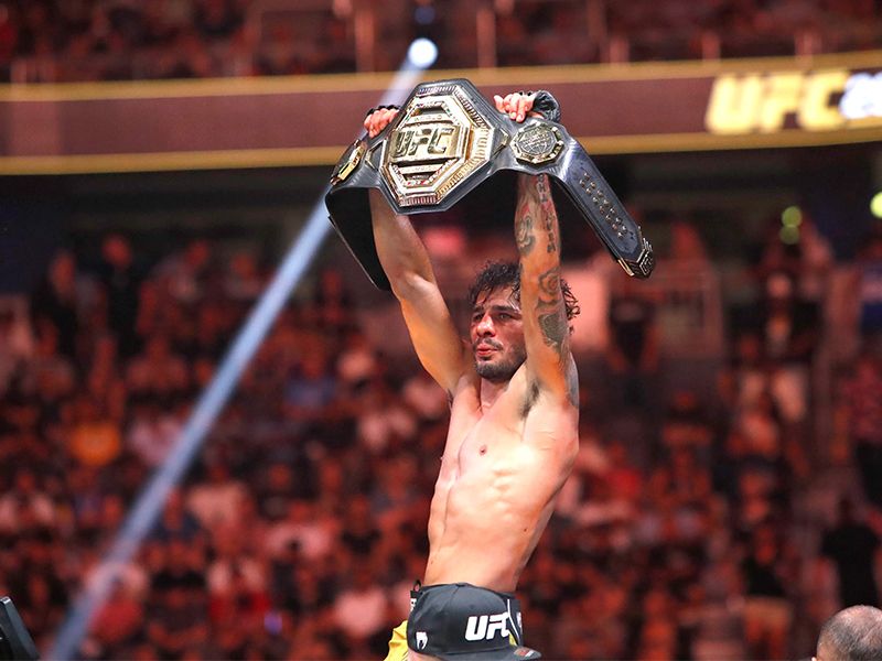 Nhà vô địch UFC hạng ruồi: Alexandre Pantoja