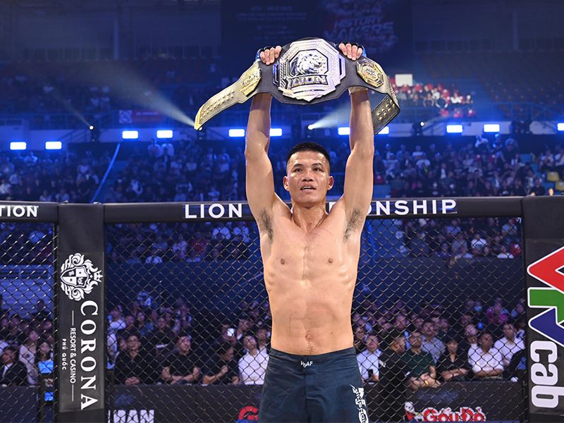 Phạm Công Minh chủ nhân đầu tiên của đai vô địch ở hạng cân 84kg 