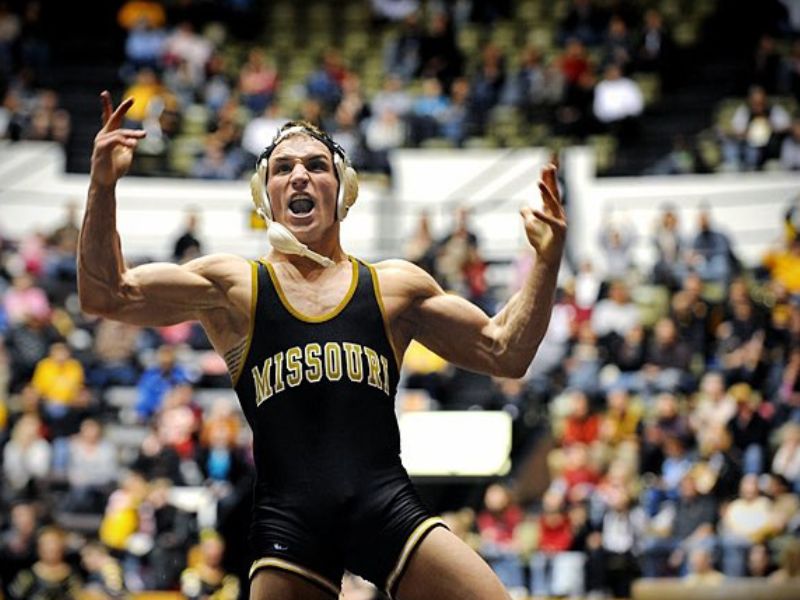 Chandler bắt đầu sự nghiệp thi đấu võ thuật với bộ môn vật