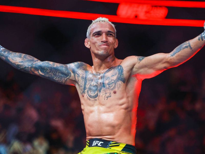 Charles Oliveira đã có 20 trận đấu kết thúc sớm trong chuỗi 22 trận thắng tại UFC