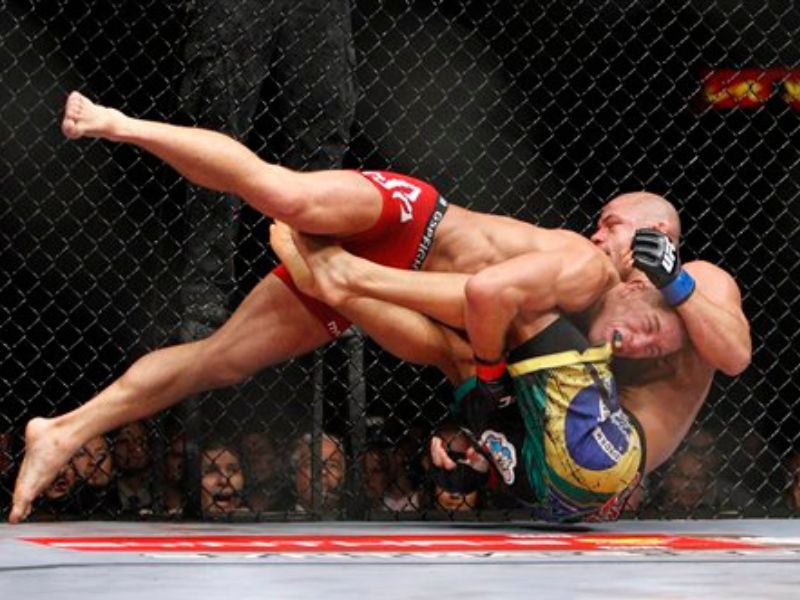 Georges St-Pierre là võ sĩ có nhiều lần takedown thành công nhất UFC