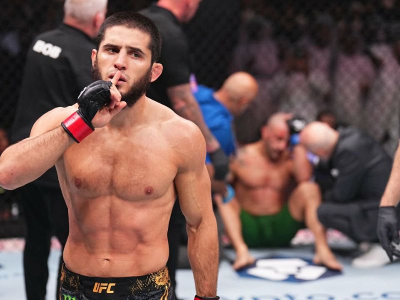 Islam Makhachev hạ gục Alexander Volkanovski tại UFC 294