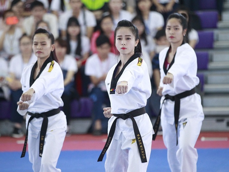 Con gái nên học võ gì để cải thiện vóc dáng? Taekwondo luôn là một trong những lựa chọn hàng đầu