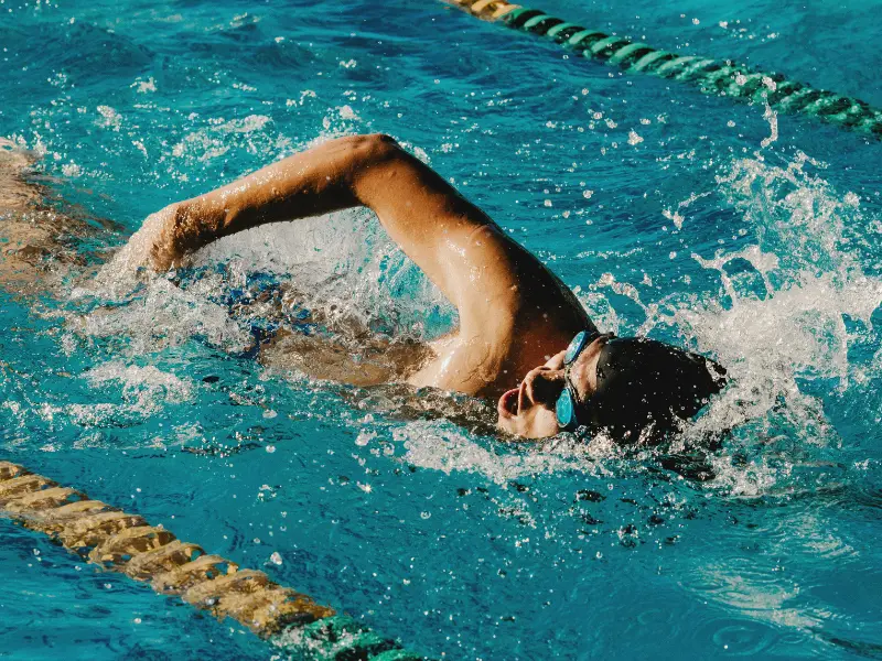 Chế độ dinh dưỡng cho người bơi lội với 7 bước hoàn chỉnh