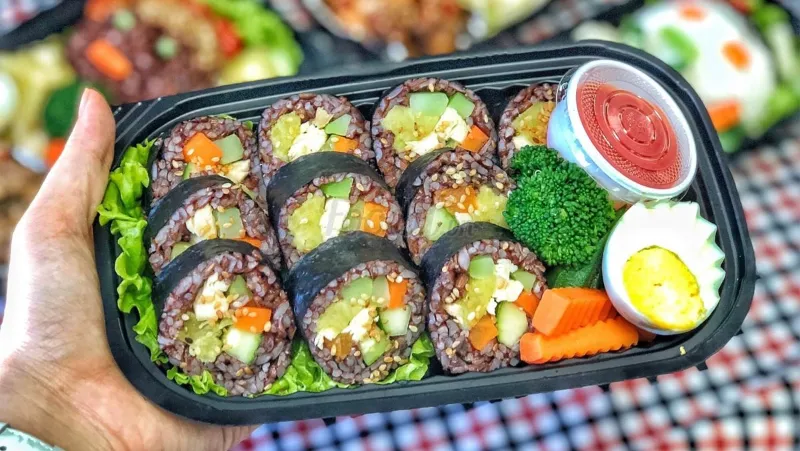 Những Biến Tấu Của Kimbap Gạo Lứt Cho Người Giảm Cân