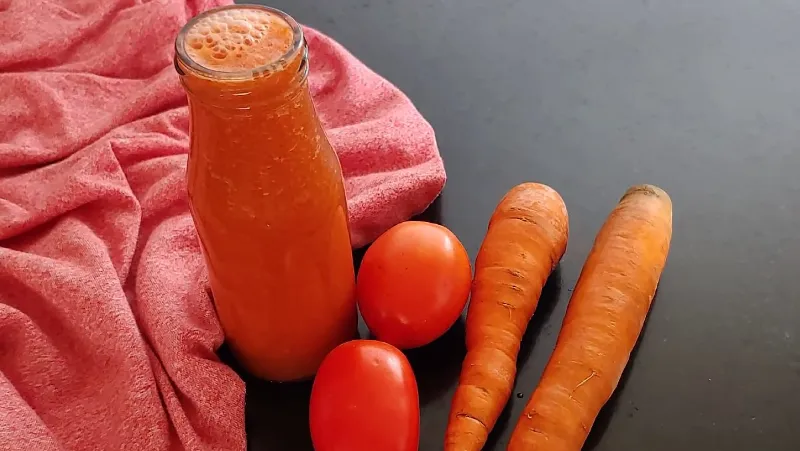 Sinh tố cà chua giảm cân với cà rốt