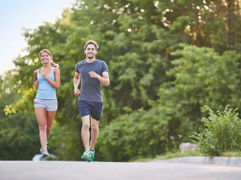 Đi bộ vào buổi sáng có tốt không_ Đi bộ vào buổi sáng là một thói quen tuyệt vời để khởi đầu ngày mới