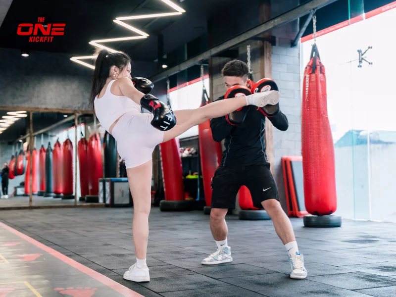 Kickboxing là một bộ môn kết hợp giữa kỹ thuật đấm và đá