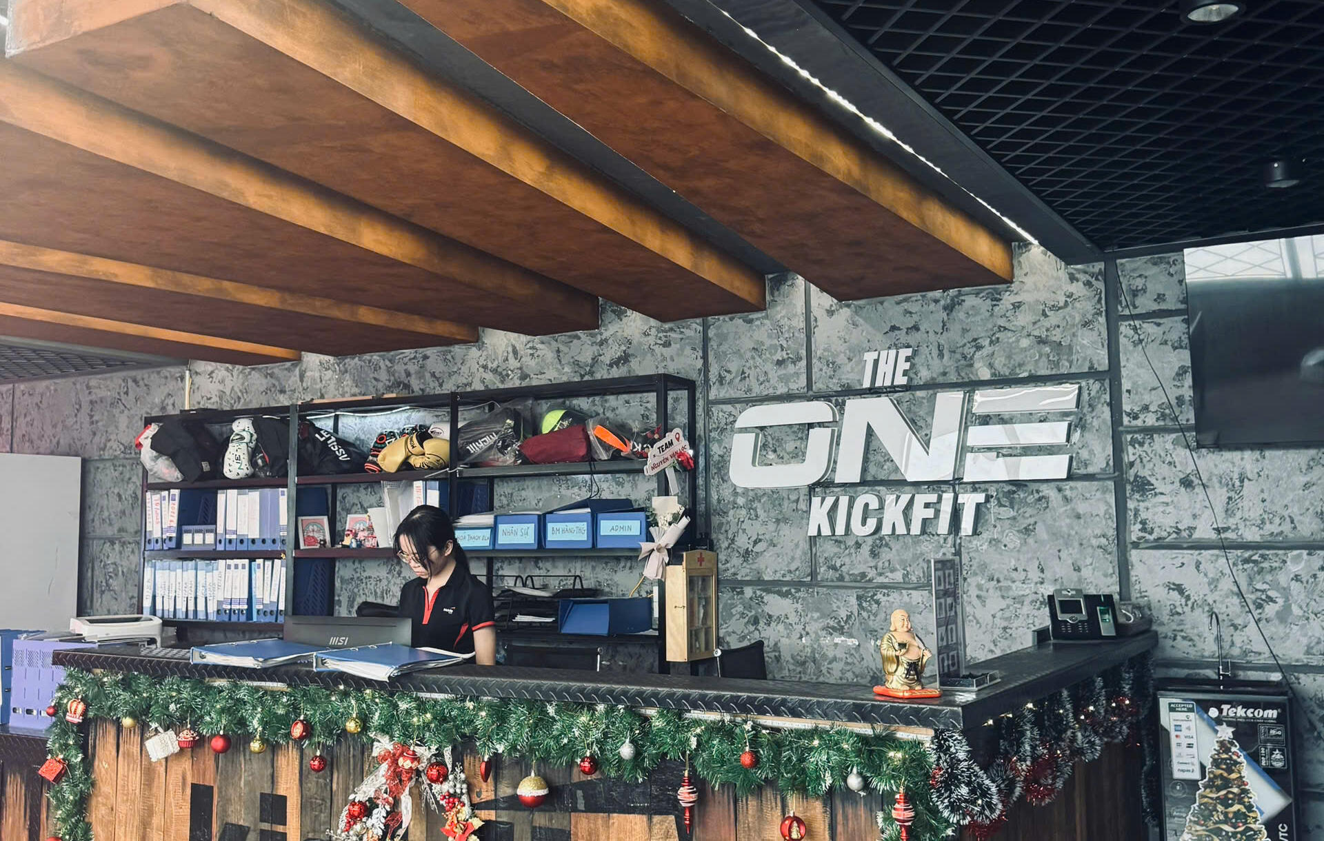 Lễ Tân The One Kickfit